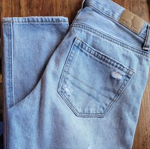 Sz 3 - American Eagle - Mom Jeans - Distressed
